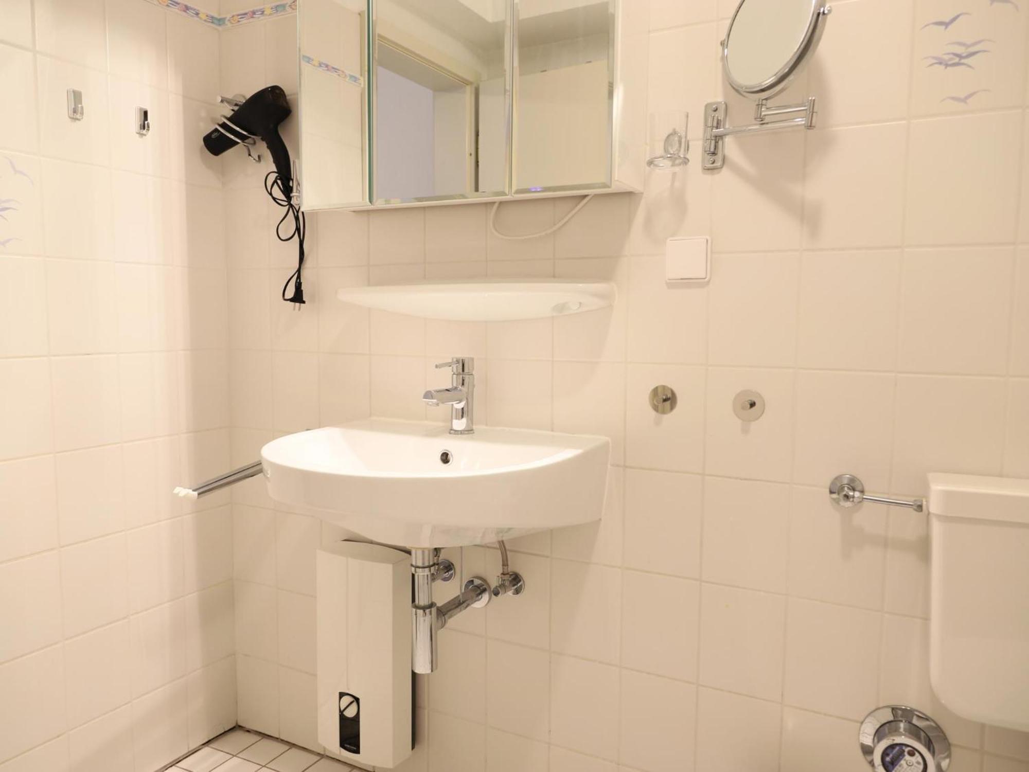 Ferienwohnung Ruhig gelegenes Haus am Ortseingang von Wenningstedt Exterior foto