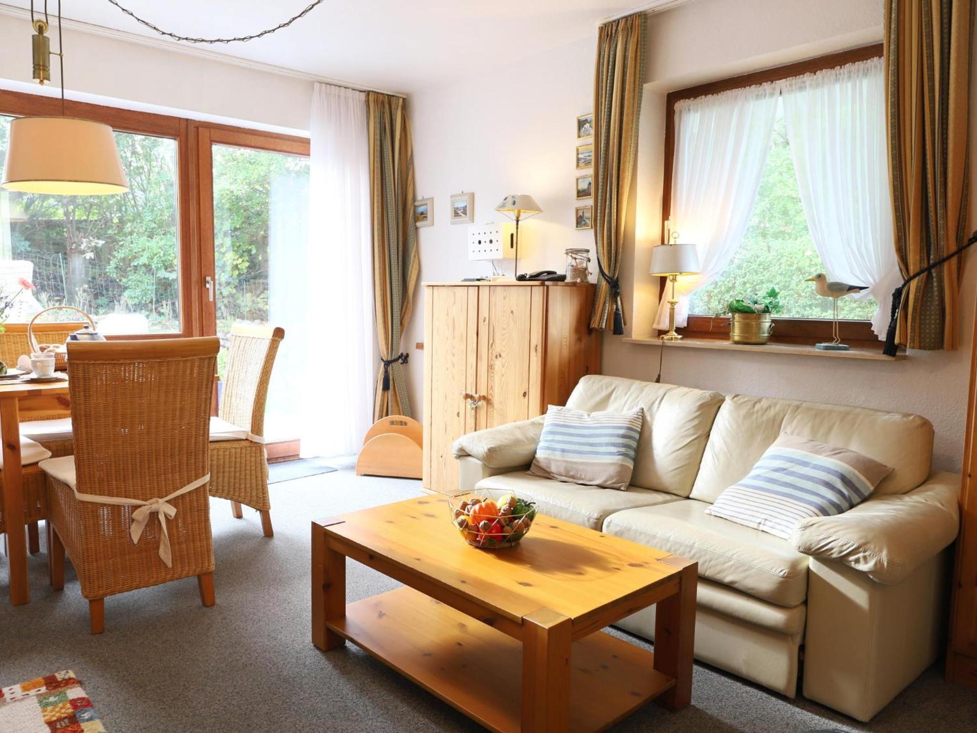 Ferienwohnung Ruhig gelegenes Haus am Ortseingang von Wenningstedt Exterior foto